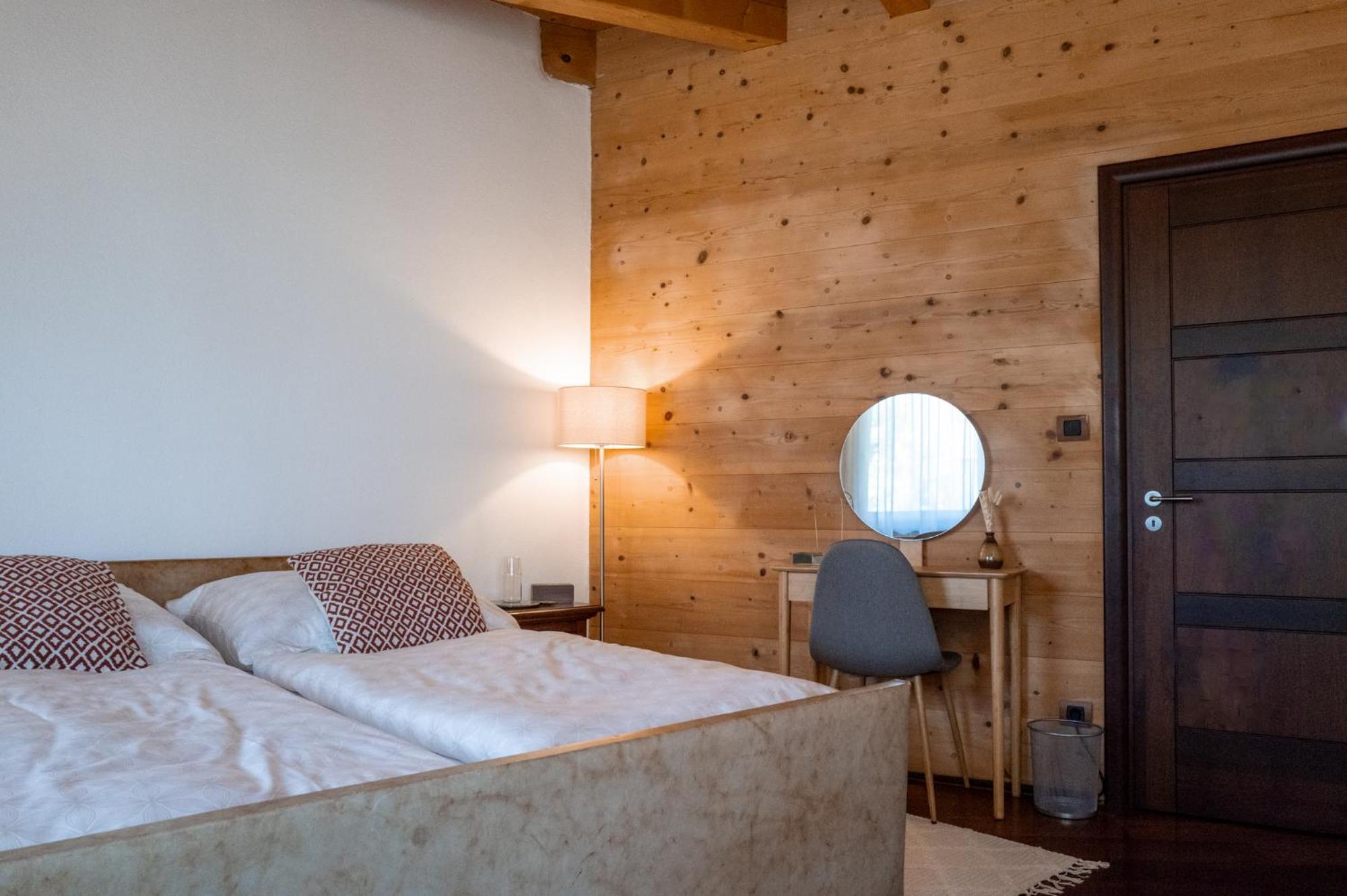 Strohlehm'Zhaus Appartement Weiden am See Buitenkant foto